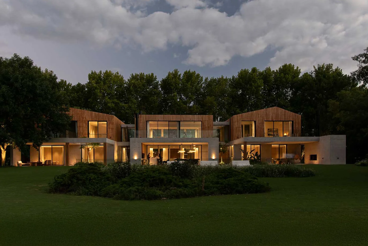 Banco Bind corporate lounge with collaborative seating.